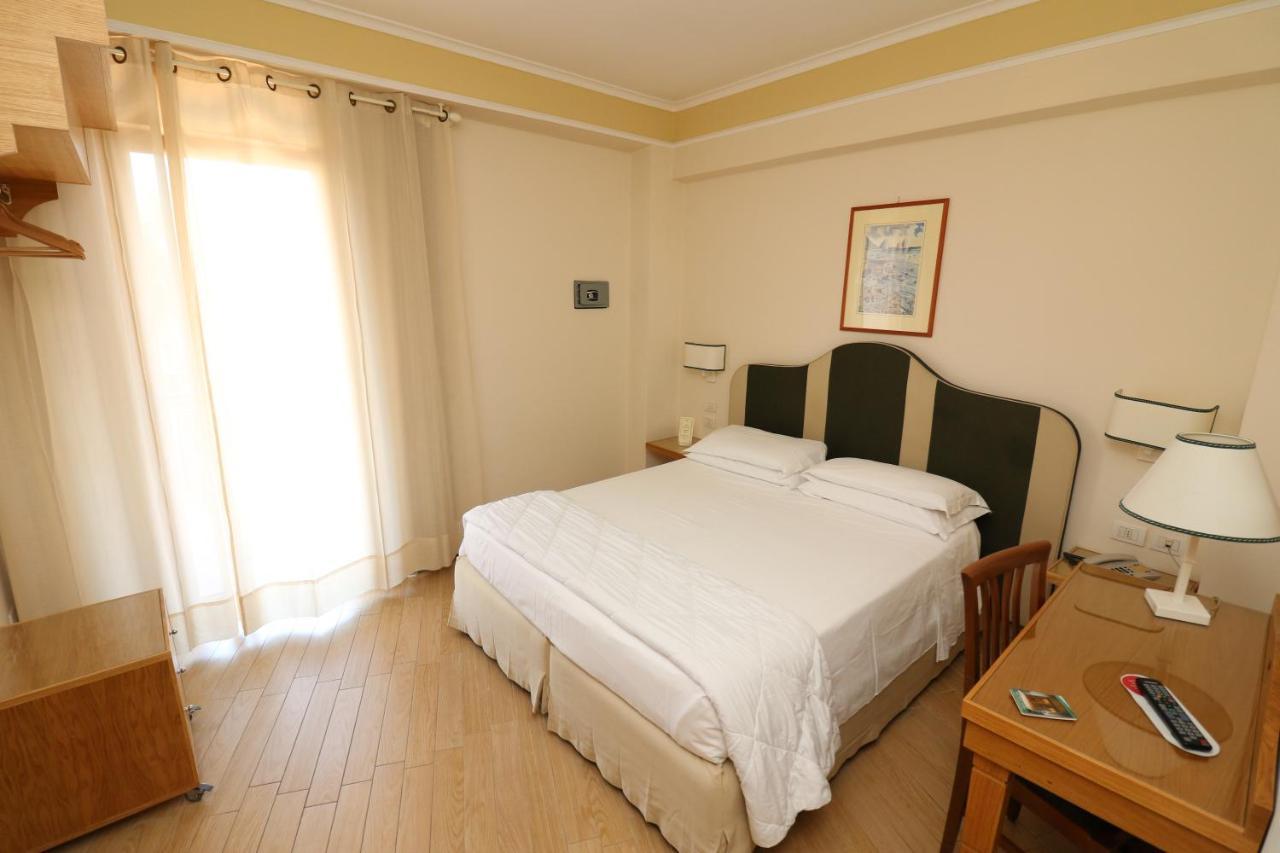 Hotel Tourist Sorrento Dış mekan fotoğraf
