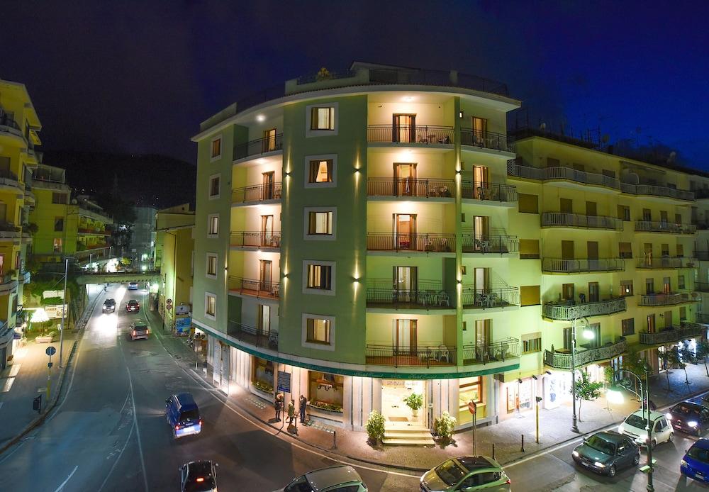 Hotel Tourist Sorrento Dış mekan fotoğraf