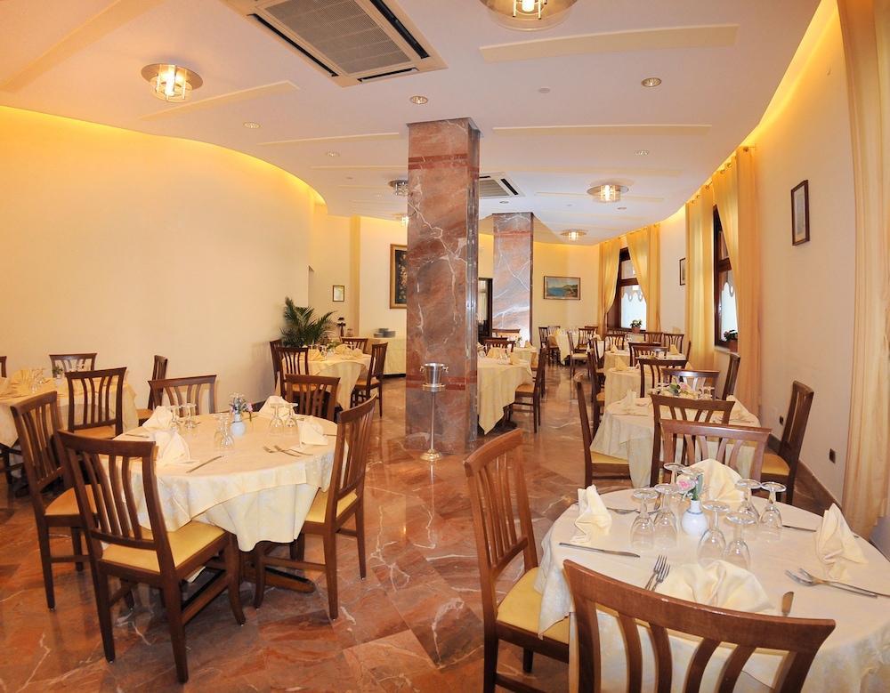 Hotel Tourist Sorrento Dış mekan fotoğraf